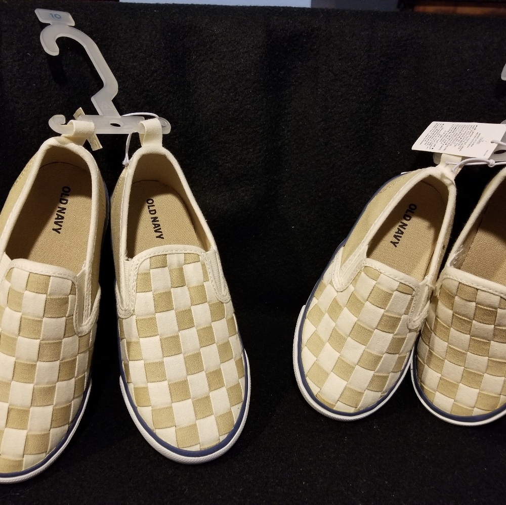 NEW! Cream & white checkered boat shoes. Perfect for spring/summer weather.